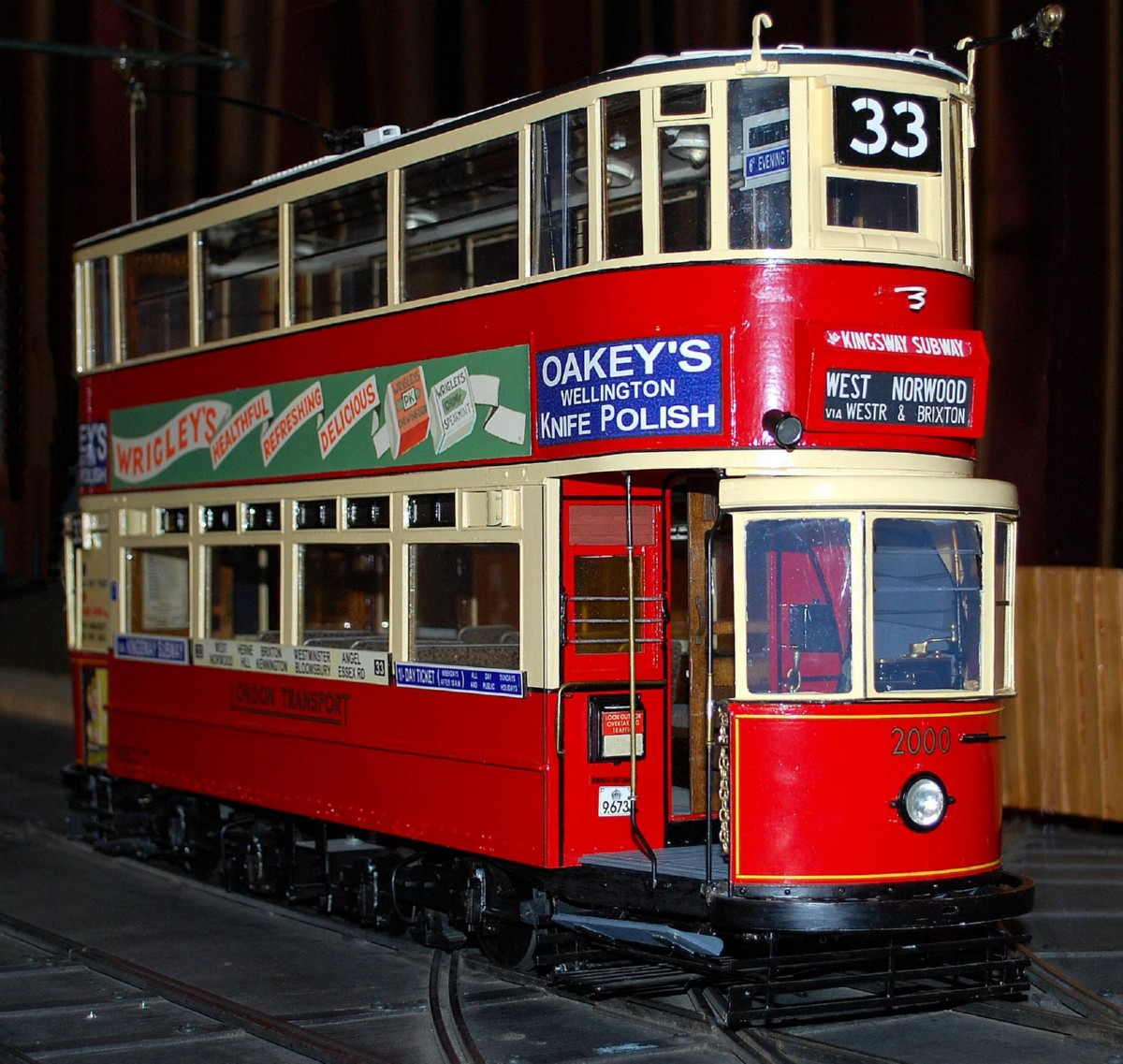 terry-russell-trams-picture-gallery-2-large-model-trams